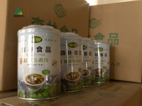 亞布力林業(yè)局為疫情防控卡口值守人員發(fā)放驚哲森林食品 暖心湯